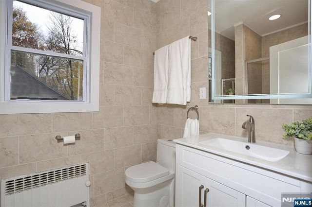 42 Glen Avenue, Midland Park, NJ 07432