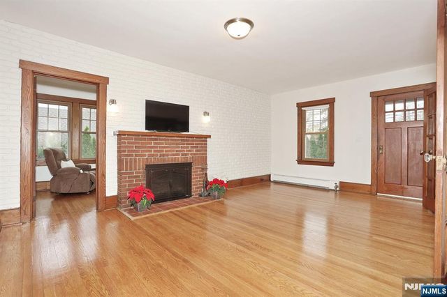 42 Glen Avenue, Midland Park, NJ 07432