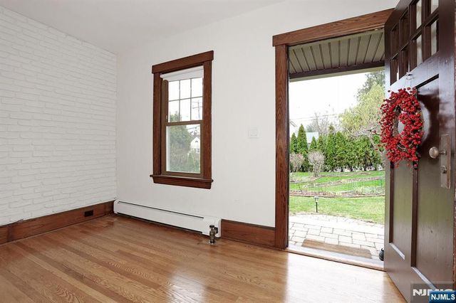 42 Glen Avenue, Midland Park, NJ 07432