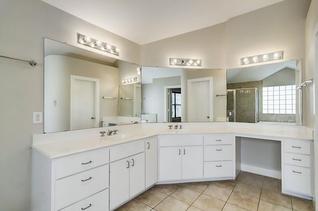 425 W 26th Street, Houston, TX 77008