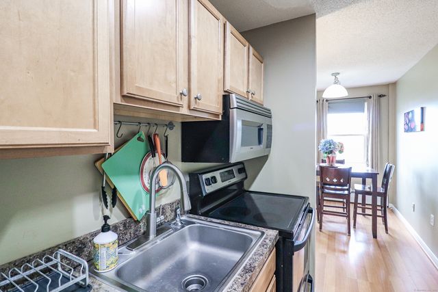 40 Owen Street APT E12, Hartford, CT 06105