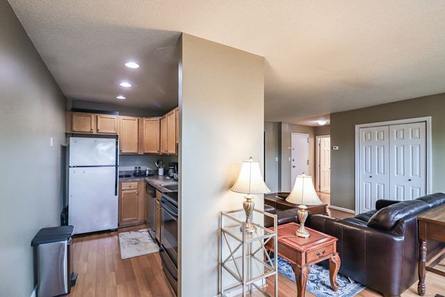 40 Owen Street APT E12, Hartford, CT 06105