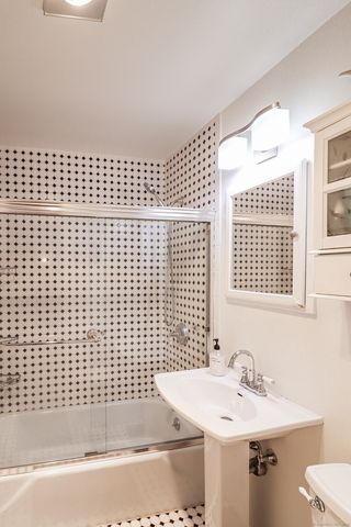 40 Owen Street APT E12, Hartford, CT 06105