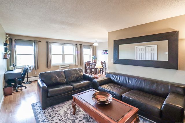 40 Owen Street APT E12, Hartford, CT 06105