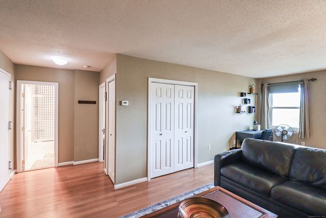 40 Owen Street APT E12, Hartford, CT 06105