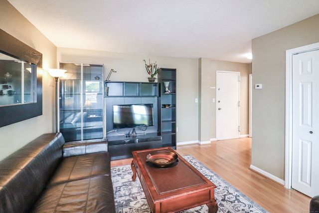 40 Owen Street APT E12, Hartford, CT 06105