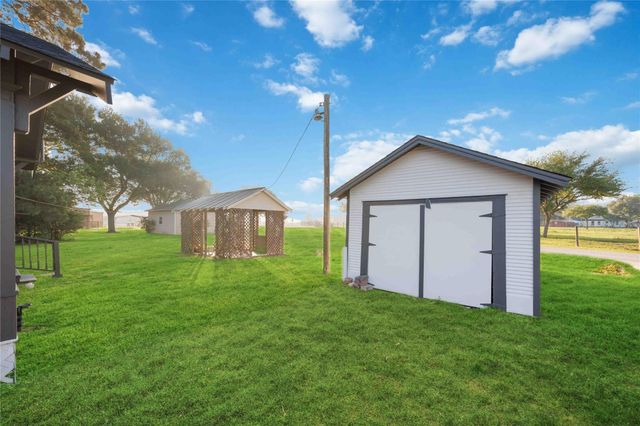 3003 School Street, Needville, TX 77461