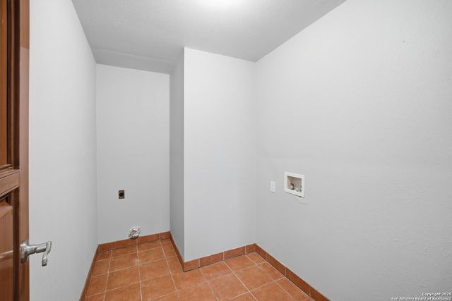 406 N Rancho, Nixon, TX 78140