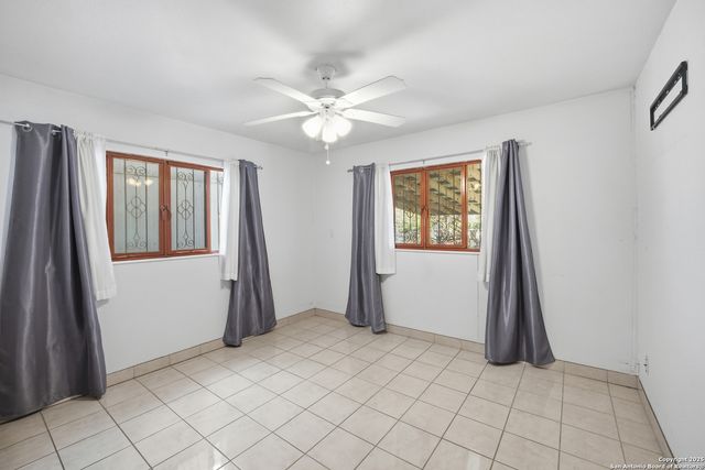 406 N Rancho, Nixon, TX 78140