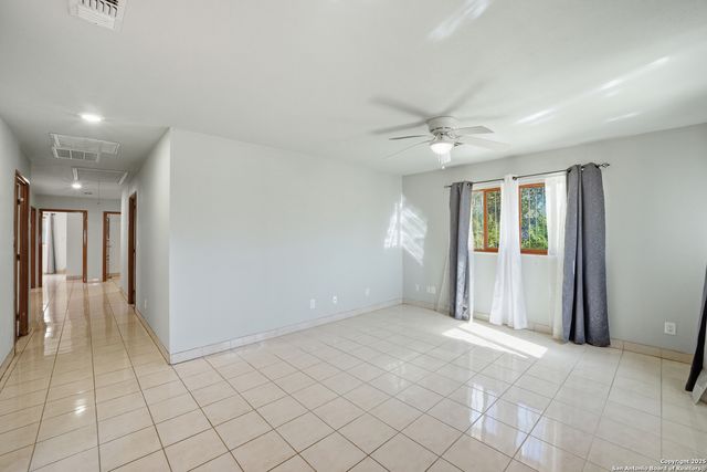 406 N Rancho, Nixon, TX 78140