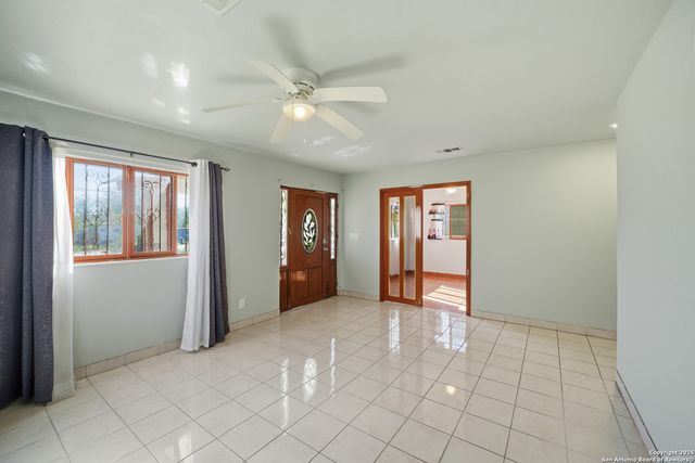 406 N Rancho, Nixon, TX 78140