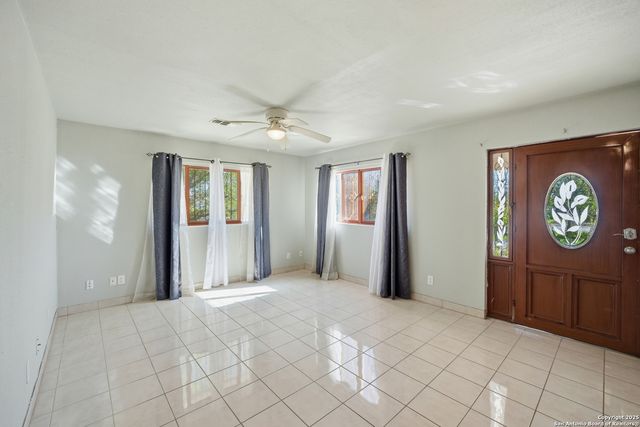 406 N Rancho, Nixon, TX 78140