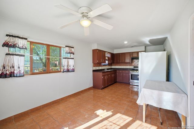 406 N Rancho, Nixon, TX 78140