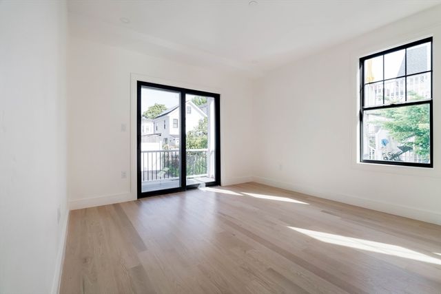 387 Norfolk St 1, Cambridge, MA 02139