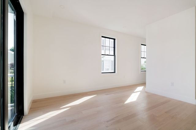387 Norfolk St 1, Cambridge, MA 02139