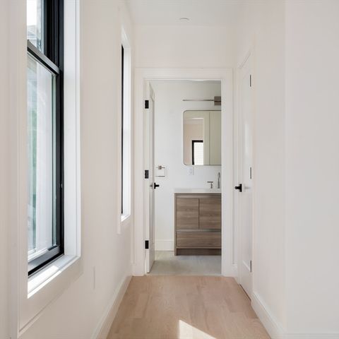 387 Norfolk St 1, Cambridge, MA 02139