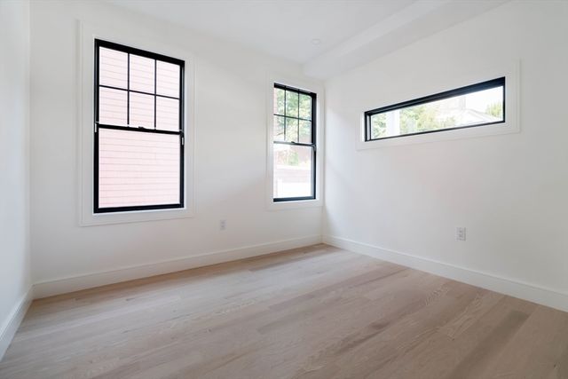 387 Norfolk St 1, Cambridge, MA 02139