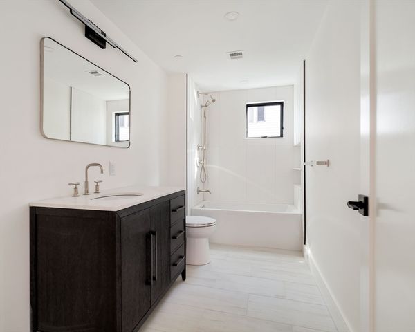 387 Norfolk St 1, Cambridge, MA 02139