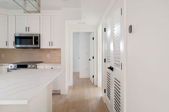387 Norfolk St 1, Cambridge, MA 02139