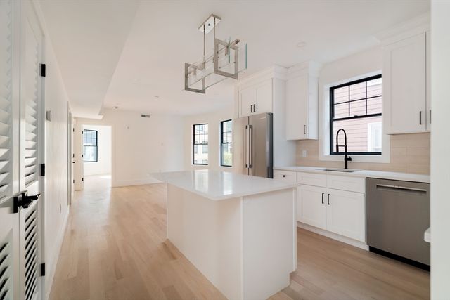 387 Norfolk St 1, Cambridge, MA 02139