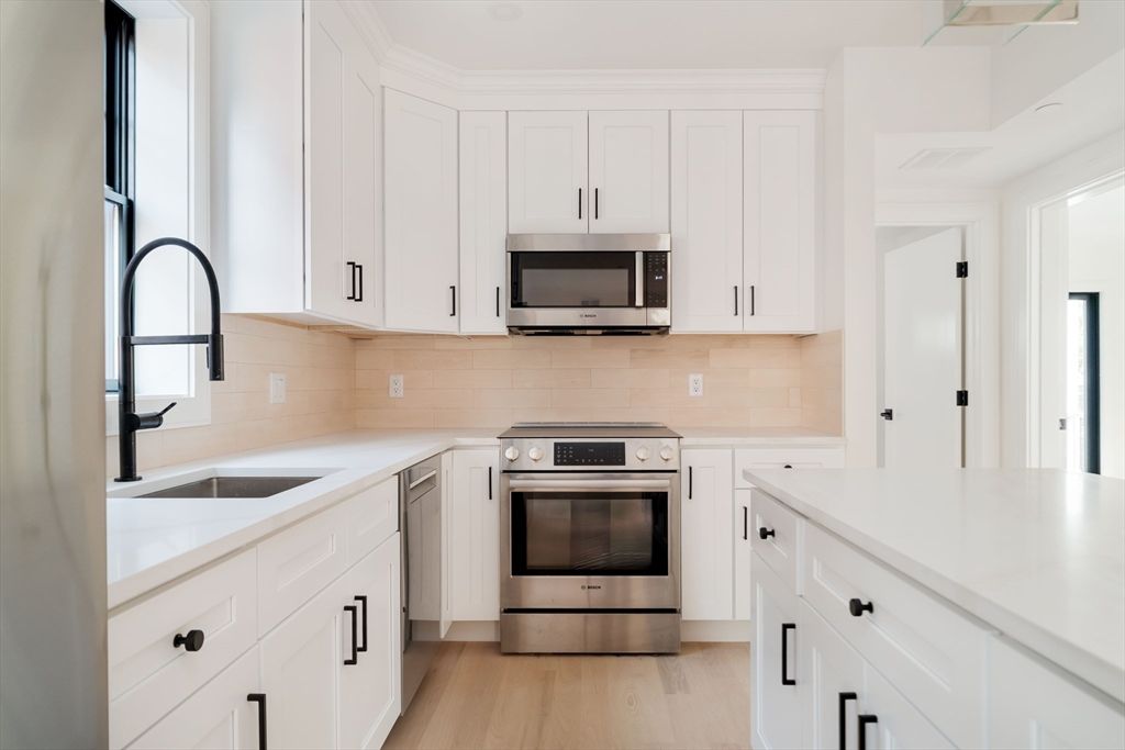 387 Norfolk St 1, Cambridge, MA 02139