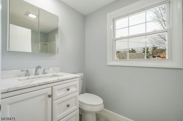 27 Harper Ln, Willingboro Twp., NJ 08046