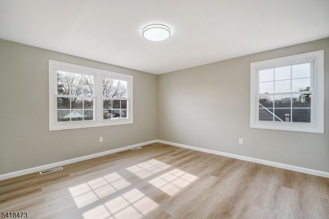 27 Harper Ln, Willingboro Twp., NJ 08046