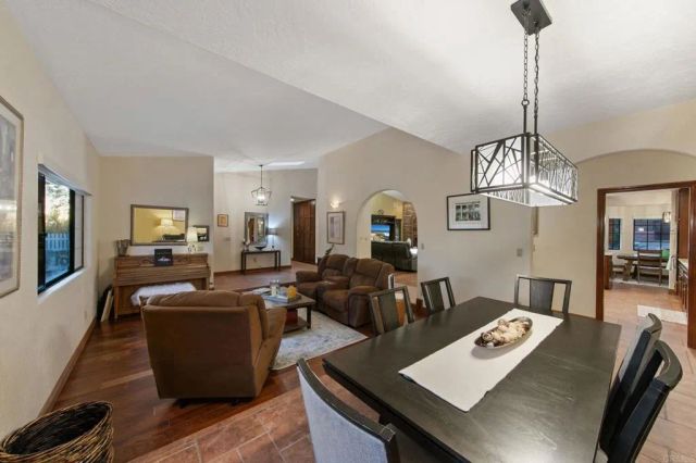 15404 El Capitan Real Ln, El Cajon, CA 92021