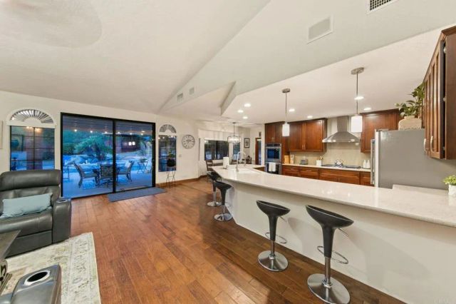 15404 El Capitan Real Ln, El Cajon, CA 92021