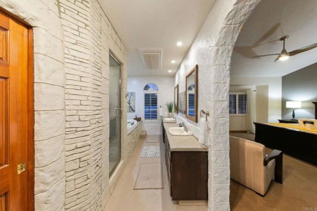 15404 El Capitan Real Ln, El Cajon, CA 92021