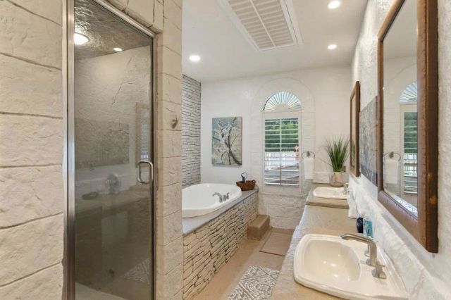 15404 El Capitan Real Ln, El Cajon, CA 92021