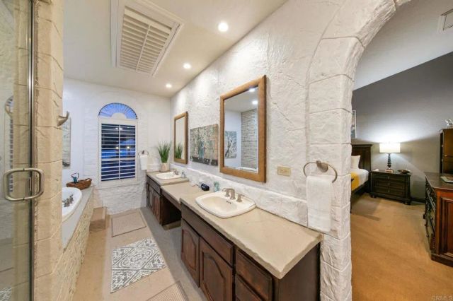 15404 El Capitan Real Ln, El Cajon, CA 92021