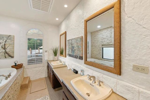 15404 El Capitan Real Ln, El Cajon, CA 92021