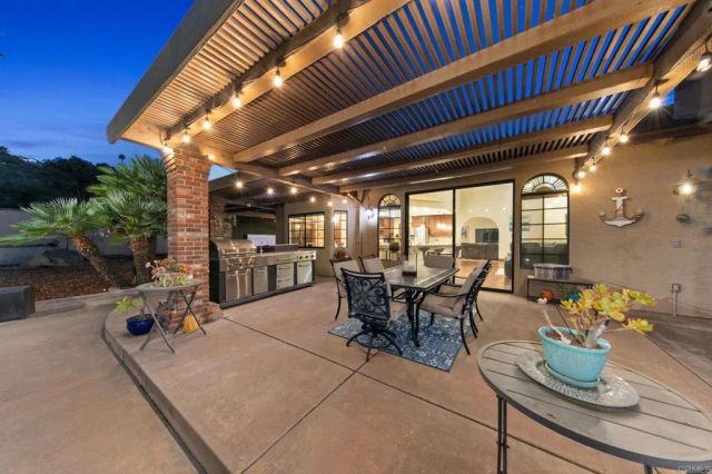 15404 El Capitan Real Ln, El Cajon, CA 92021