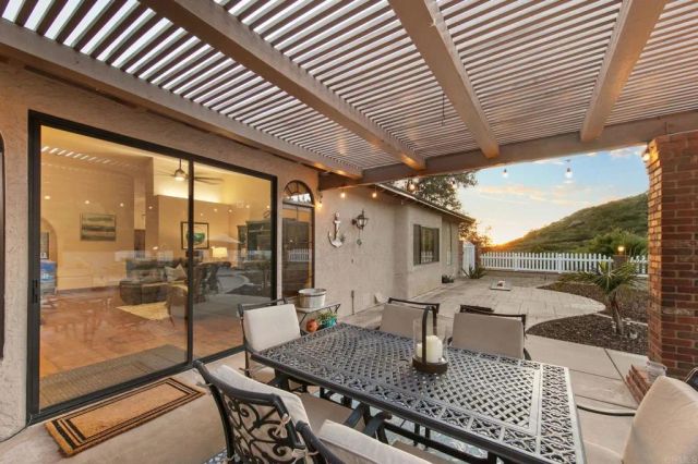 15404 El Capitan Real Ln, El Cajon, CA 92021