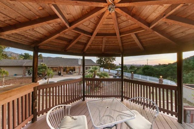 15404 El Capitan Real Ln, El Cajon, CA 92021