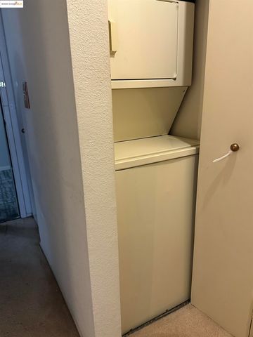 240 N Bayshore Blvd 303, San Mateo, CA 94401