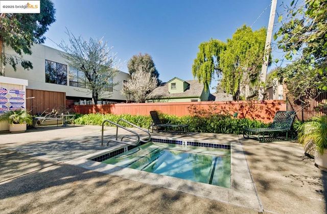 240 N Bayshore Blvd 303, San Mateo, CA 94401