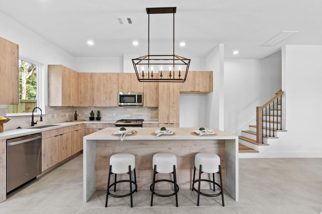 6052 Cebra Road, Houston, TX 77091