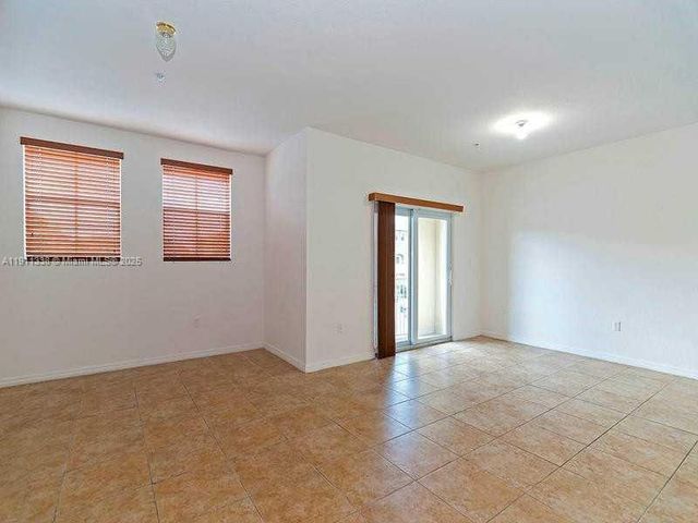 8833 NW 107th Ct 205, Doral, FL 33178