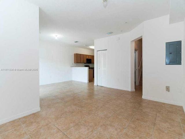 8833 NW 107th Ct 205, Doral, FL 33178