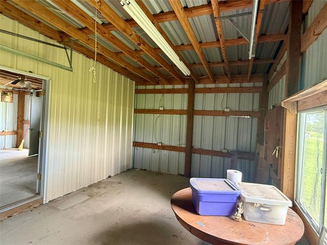 2433 County Road 409, Navasota, TX 77868