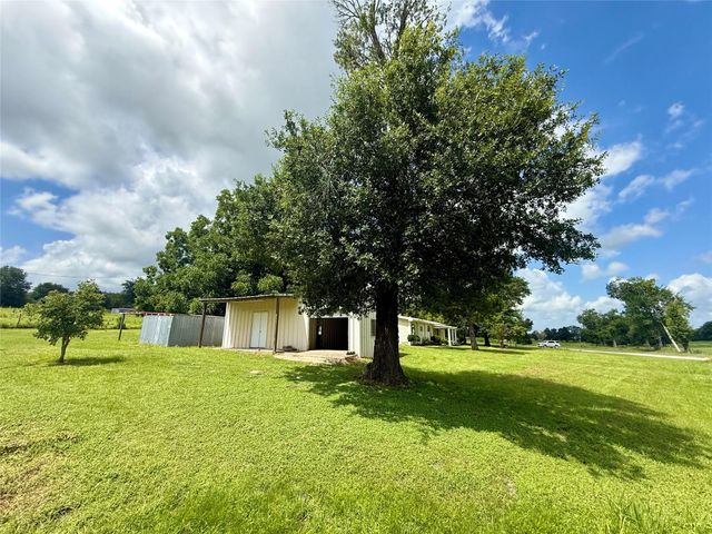 2433 County Road 409, Navasota, TX 77868