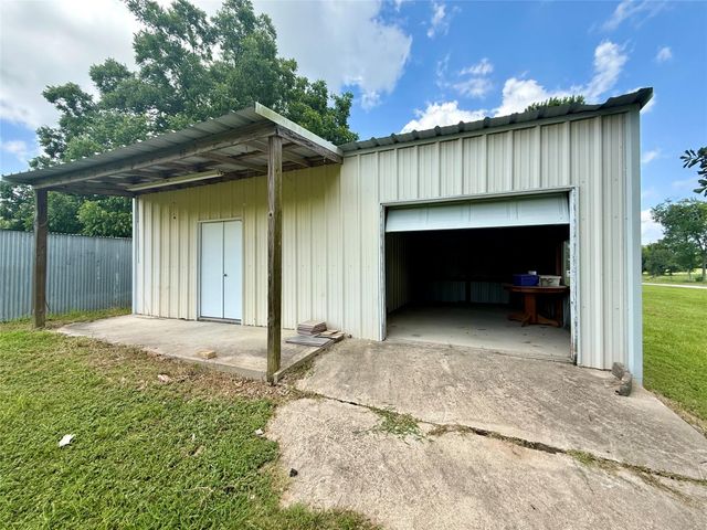 2433 County Road 409, Navasota, TX 77868