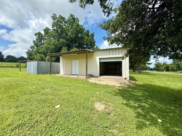 2433 County Road 409, Navasota, TX 77868