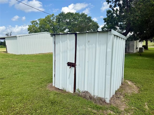 2433 County Road 409, Navasota, TX 77868