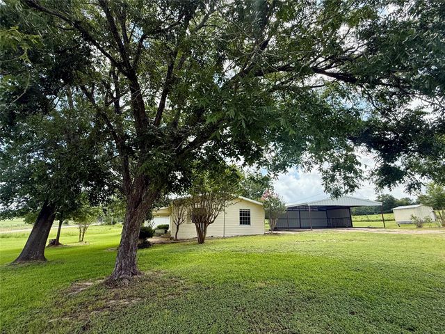 2433 County Road 409, Navasota, TX 77868