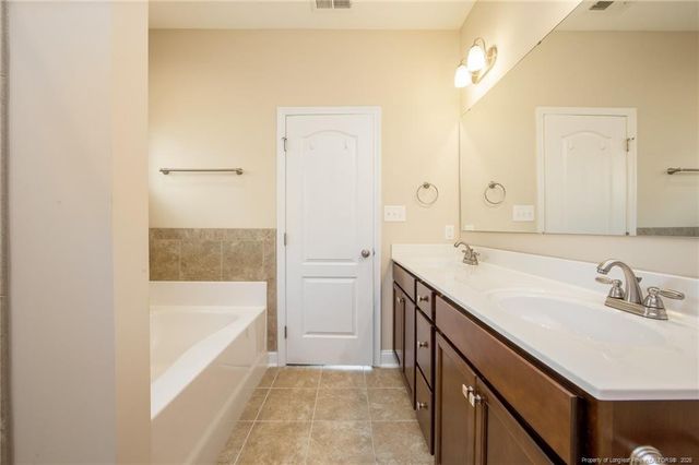620 Stonebriar Avenue, Raeford, NC 28376