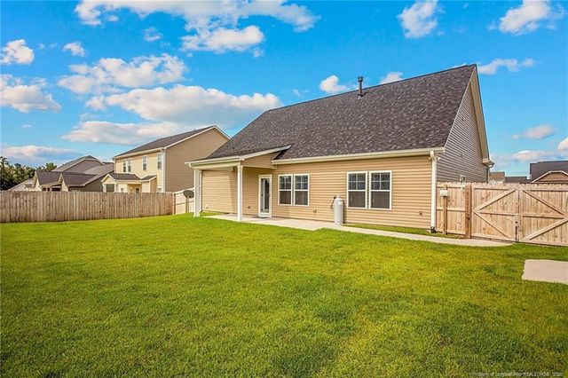 620 Stonebriar Avenue, Raeford, NC 28376