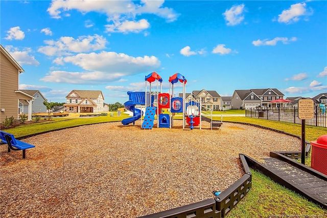 620 Stonebriar Avenue, Raeford, NC 28376